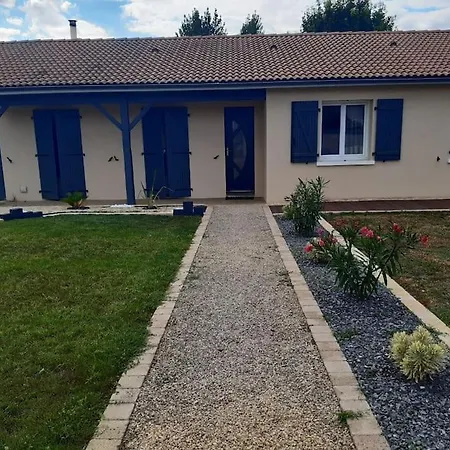 Petit Independant Mitoyen A La Maison *